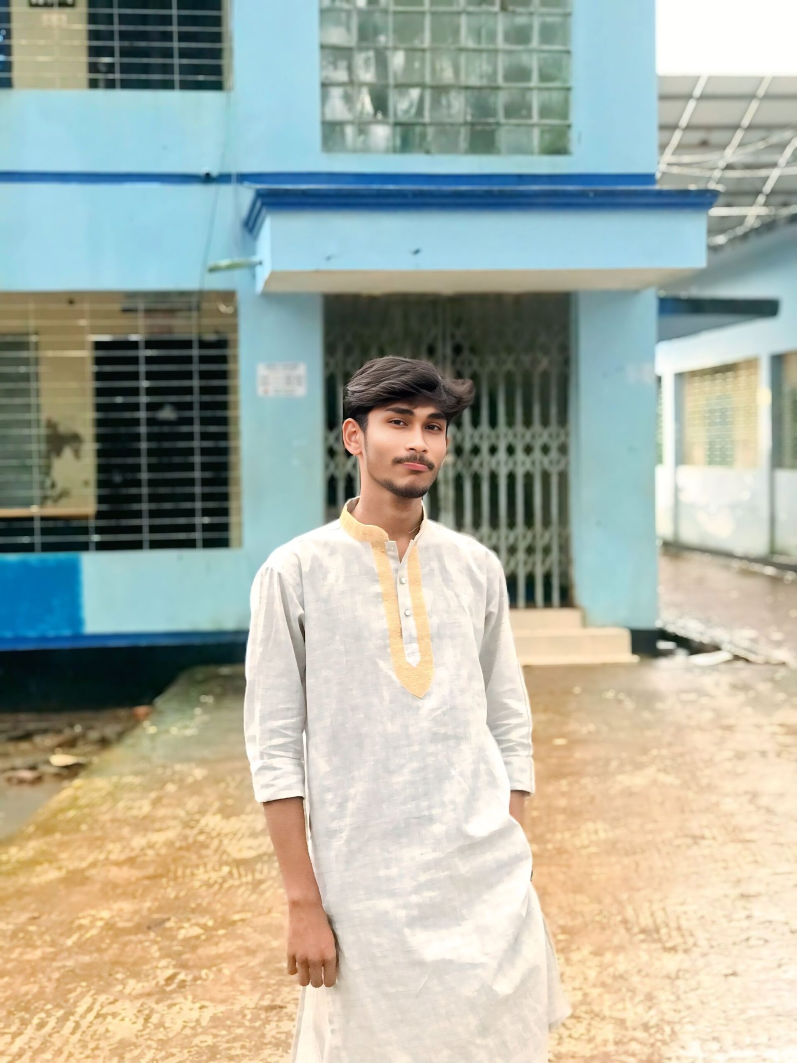 রাজনীতি চাপে প্রেম